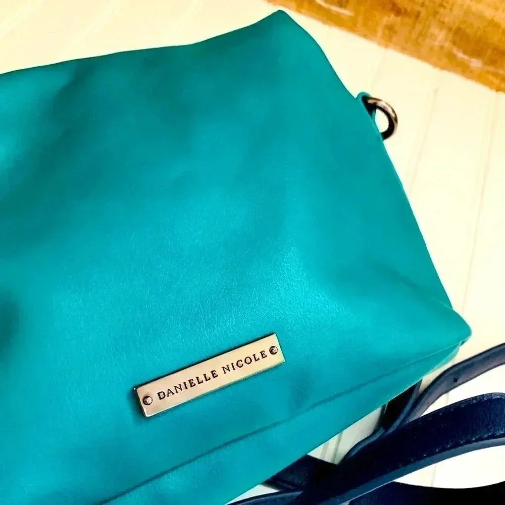 Danielle Nicole Purse - Picture 3 of 7